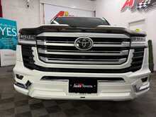 Toyota Land Cruiser 𝟯𝟬𝟬 𝗦𝗲𝗿𝗶𝗲𝘀 𝗫𝗭 𝟯.𝟯 𝘃𝟲 𝗗𝟰𝗗 