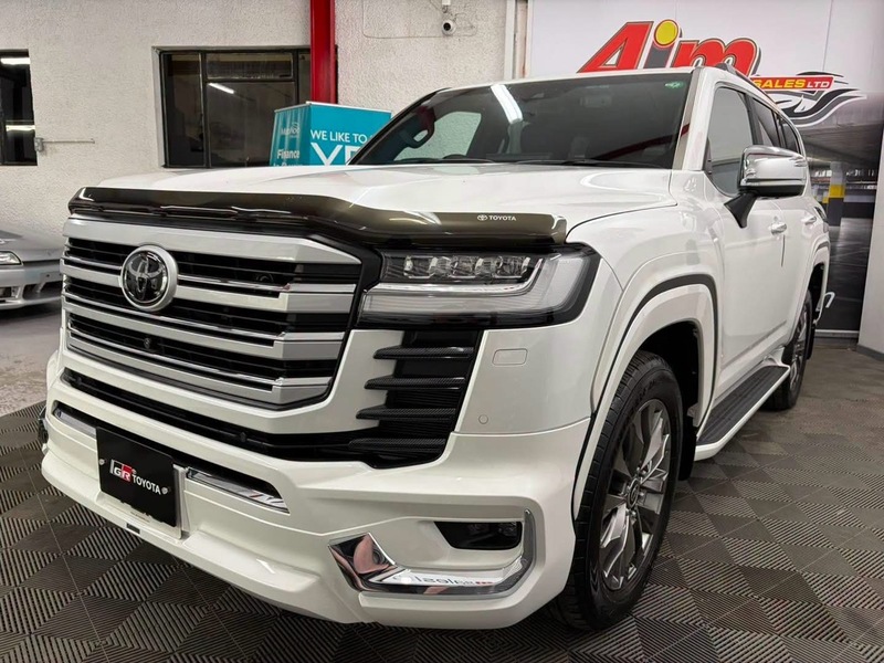 Toyota 𝟯𝟬𝟬 𝗦𝗲𝗿𝗶𝗲𝘀 𝗫𝗭 𝟯.𝟯 𝘃𝟲 𝗗𝟰𝗗 Suv 3.3 Automatic Diesel