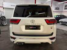 Toyota Land Cruiser 𝟯𝟬𝟬 𝗦𝗲𝗿𝗶𝗲𝘀 𝗫𝗭 𝟯.𝟯 𝘃𝟲 𝗗𝟰𝗗 