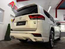 Toyota Land Cruiser 𝟯𝟬𝟬 𝗦𝗲𝗿𝗶𝗲𝘀 𝗫𝗭 𝟯.𝟯 𝘃𝟲 𝗗𝟰𝗗 