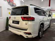 Toyota Land Cruiser 𝟯𝟬𝟬 𝗦𝗲𝗿𝗶𝗲𝘀 𝗫𝗭 𝟯.𝟯 𝘃𝟲 𝗗𝟰𝗗 