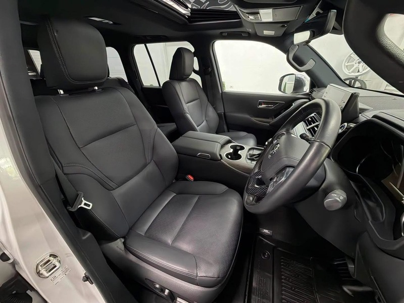 Toyota 𝟯𝟬𝟬 𝗦𝗲𝗿𝗶𝗲𝘀 𝗫𝗭 𝟯.𝟯 𝘃𝟲 𝗗𝟰𝗗 Suv 3.3 Automatic Diesel