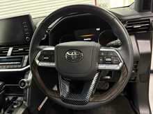 Toyota Land Cruiser 𝟯𝟬𝟬 𝗦𝗲𝗿𝗶𝗲𝘀 𝗫𝗭 𝟯.𝟯 𝘃𝟲 𝗗𝟰𝗗 