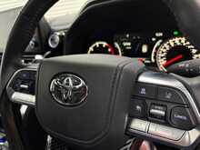 Toyota Land Cruiser 𝟯𝟬𝟬 𝗦𝗲𝗿𝗶𝗲𝘀 𝗫𝗭 𝟯.𝟯 𝘃𝟲 𝗗𝟰𝗗 