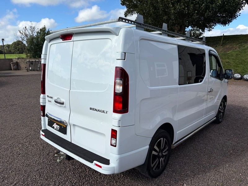Renault 2.0 dCi Blue SL28 Sport Panel Van 5dr Diesel Manual L1 H1 Euro 6 (s/s) (130 ps)