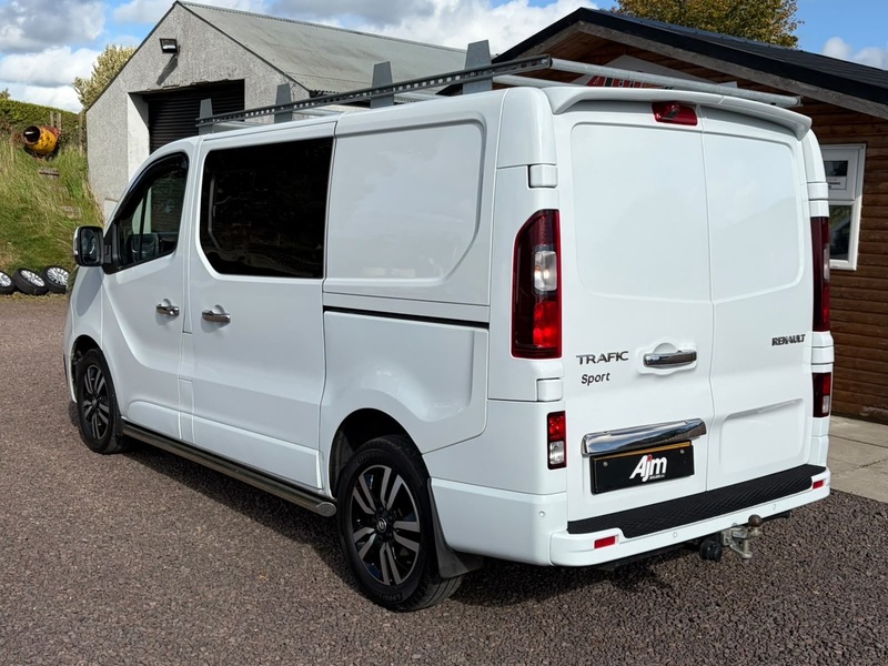 Renault 2.0 dCi Blue SL28 Sport Panel Van 5dr Diesel Manual L1 H1 Euro 6 (s/s) (130 ps)