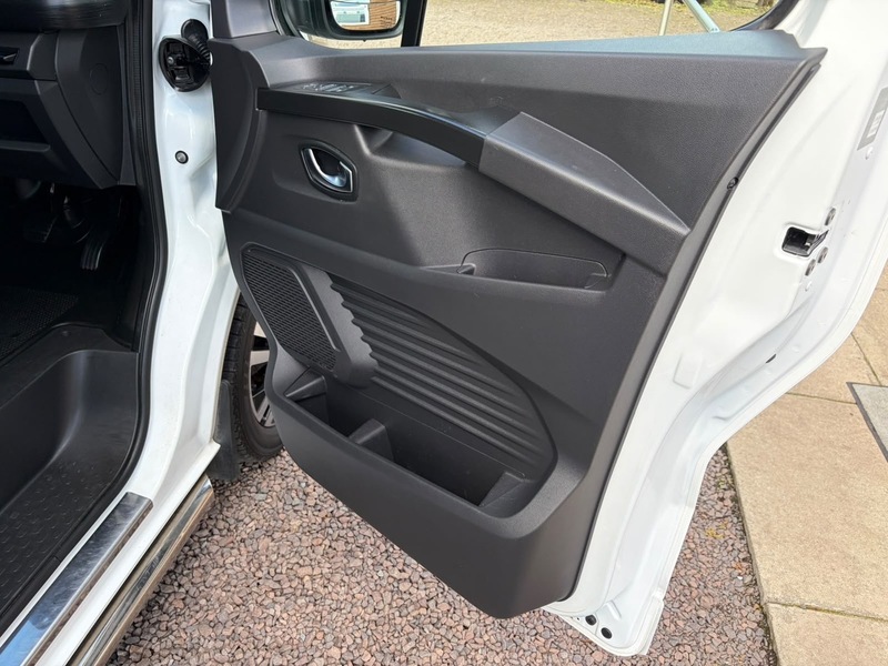Renault 2.0 dCi Blue SL28 Sport Panel Van 5dr Diesel Manual L1 H1 Euro 6 (s/s) (130 ps)