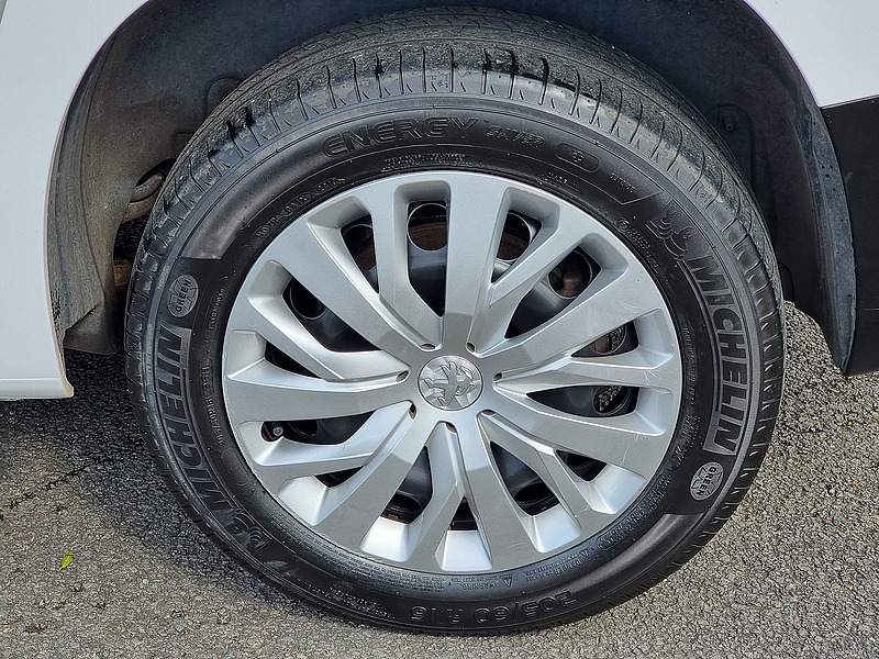 Peugeot Partner BlueHDi 1000 Professional - U7321