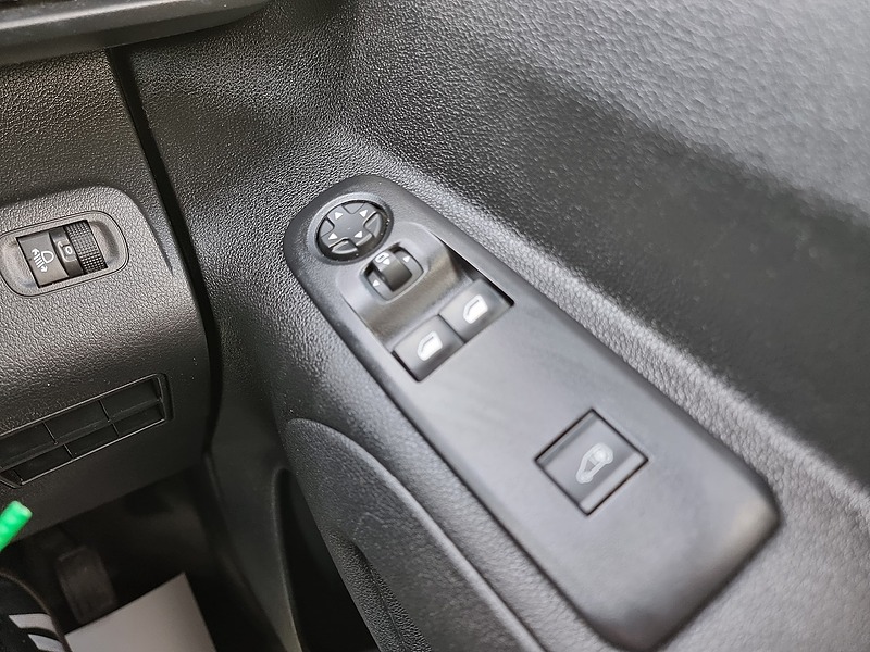 Peugeot Partner BlueHDi 1000 Professional - U7321