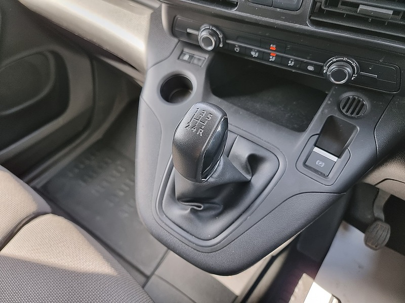 Peugeot Partner BlueHDi 1000 Professional - U7321