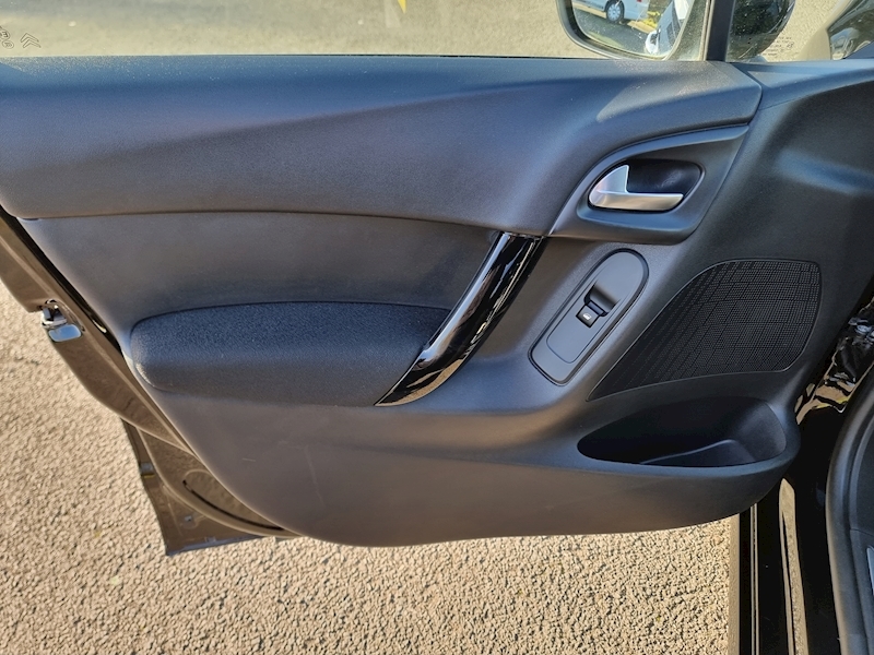 Citroen C3 VTi Exclusive - U7330