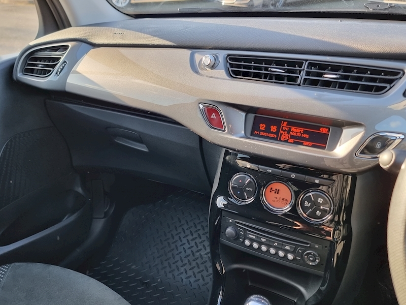 Citroen C3 VTi Exclusive - U7330