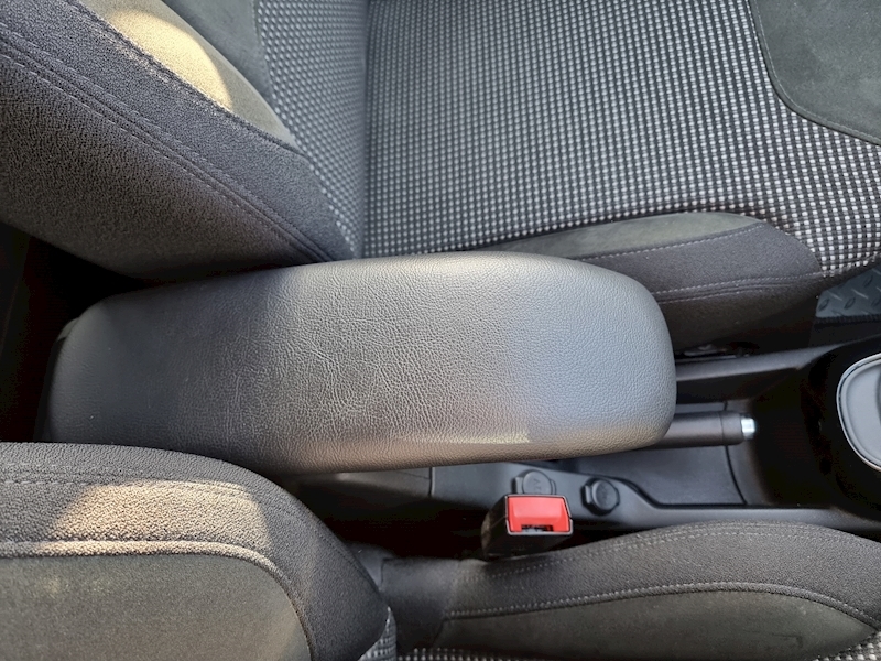 Citroen C3 VTi Exclusive - U7330