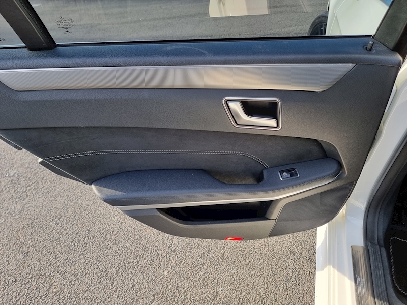 Mercedes-Benz E Class E300dh BlueTEC AMG Sport - U7335