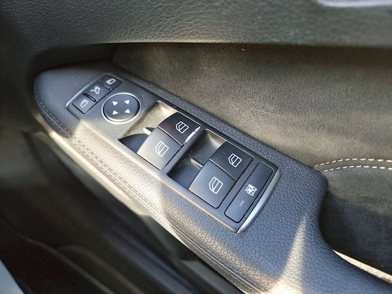 Mercedes-Benz E Class E300dh BlueTEC AMG Sport - U7335