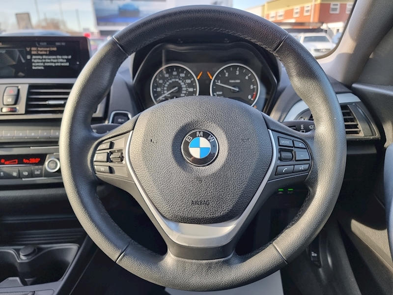 BMW 2 Series 220d SE - U7345