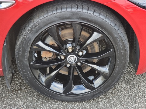 2.0d Portfolio Saloon 4dr Diesel Auto AWD Euro 6 (s/s) (180 ps)