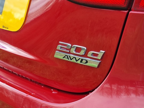 2.0d Portfolio Saloon 4dr Diesel Auto AWD Euro 6 (s/s) (180 ps)