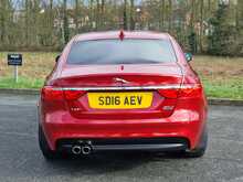 Jaguar XF d Portfolio 