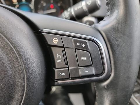 2.0d Portfolio Saloon 4dr Diesel Auto AWD Euro 6 (s/s) (180 ps)