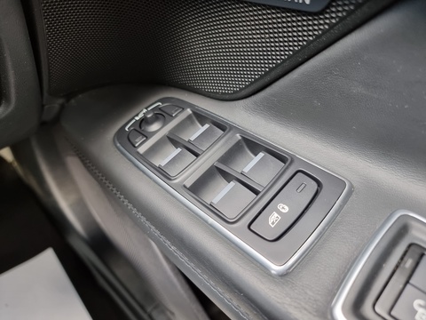 2.0d Portfolio Saloon 4dr Diesel Auto AWD Euro 6 (s/s) (180 ps)