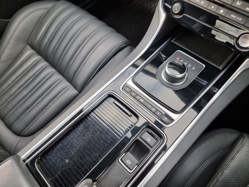 Jaguar XF d Portfolio - U7353