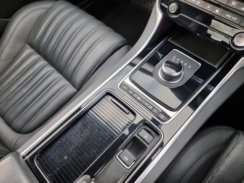 2.0d Portfolio Saloon 4dr Diesel Auto AWD Euro 6 (s/s) (180 ps)