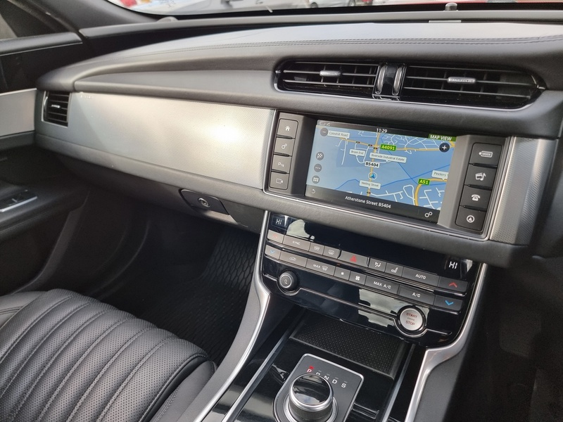 Jaguar XF d Portfolio - U7353