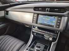 Jaguar XF d Portfolio 