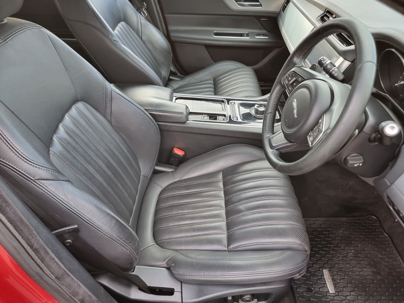 Jaguar XF d Portfolio - U7353