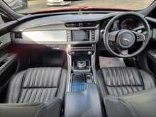Jaguar XF d Portfolio 