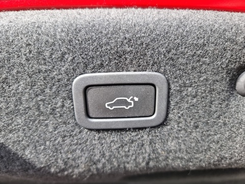 2.0d Portfolio Saloon 4dr Diesel Auto AWD Euro 6 (s/s) (180 ps)