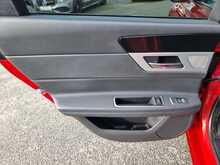 Jaguar XF d Portfolio 