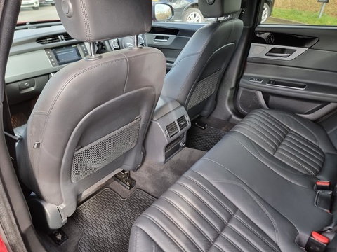 2.0d Portfolio Saloon 4dr Diesel Auto AWD Euro 6 (s/s) (180 ps)