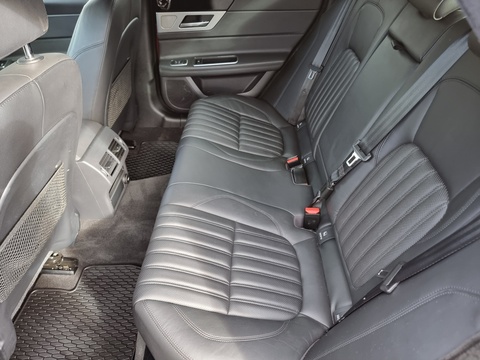 2.0d Portfolio Saloon 4dr Diesel Auto AWD Euro 6 (s/s) (180 ps)