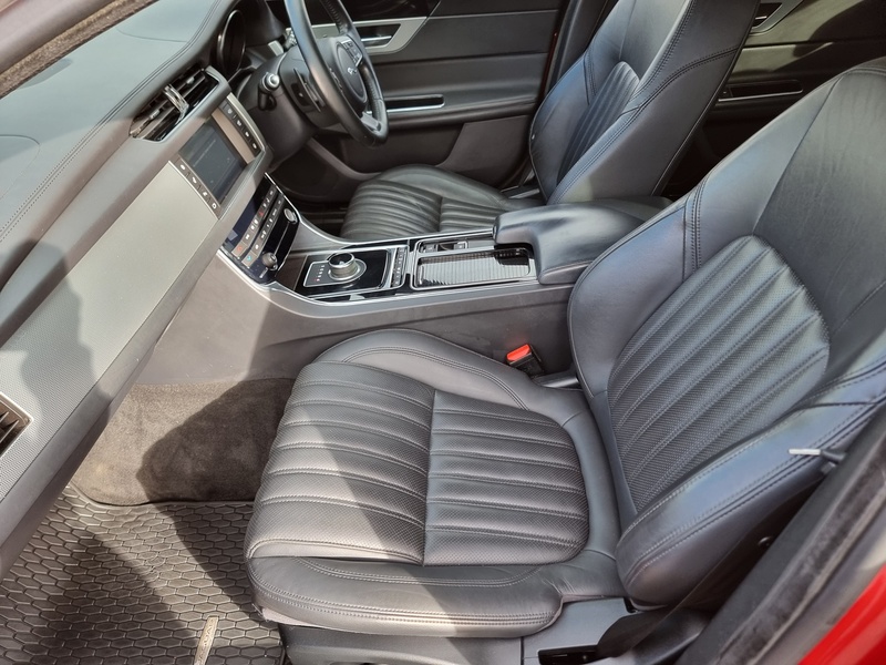 Jaguar XF d Portfolio - U7353