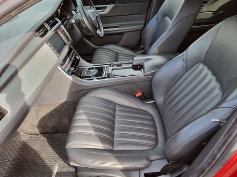 2.0d Portfolio Saloon 4dr Diesel Auto AWD Euro 6 (s/s) (180 ps)