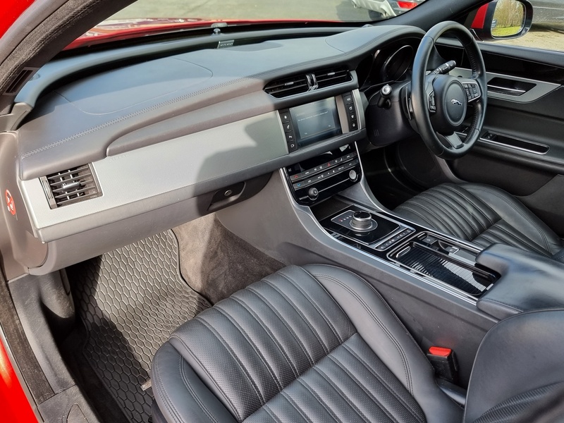 Jaguar XF d Portfolio - U7353