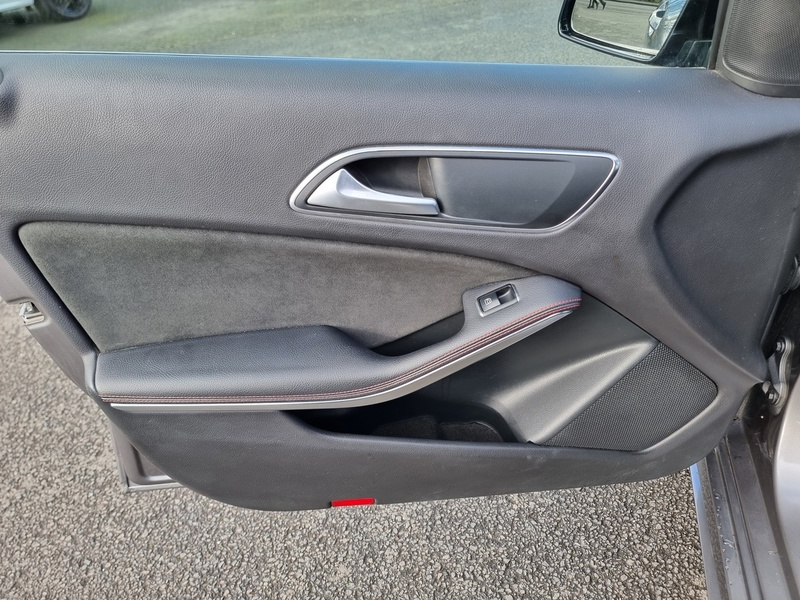 Mercedes-Benz A Class A200d AMG Line - U7355