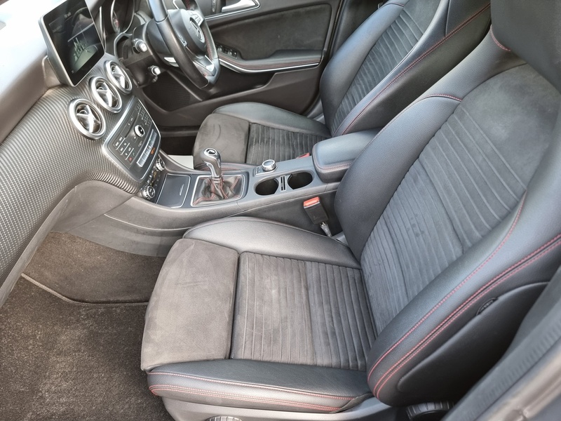 Mercedes-Benz A Class A200d AMG Line - U7355