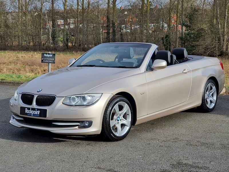 BMW 3 Series 320i SE - U7356