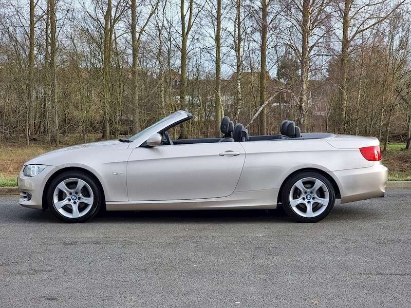 BMW 3 Series 320i SE - U7356