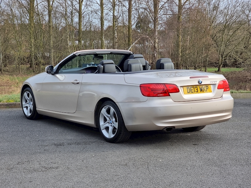 BMW 3 Series 320i SE - U7356