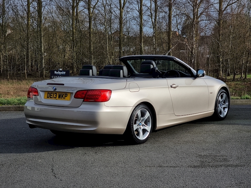 BMW 3 Series 320i SE - U7356