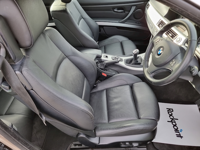 BMW 3 Series 320i SE - U7356