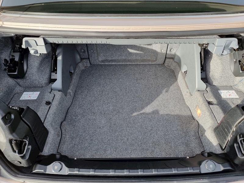 BMW 3 Series 320i SE - U7356