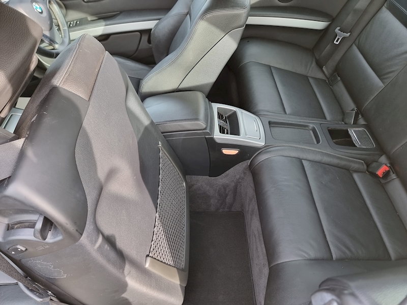 BMW 3 Series 320i SE - U7356