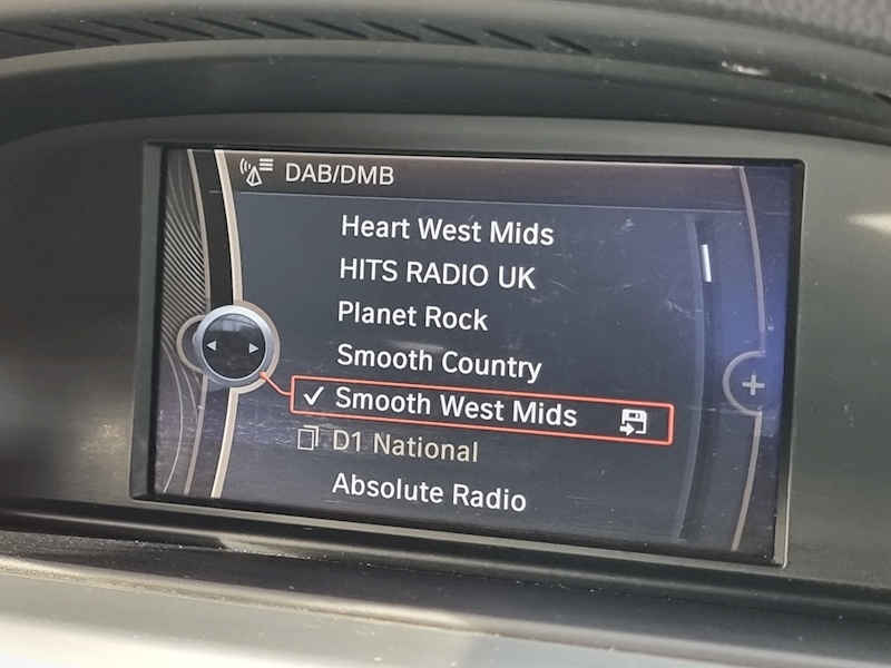 BMW 3 Series 320i SE - U7356