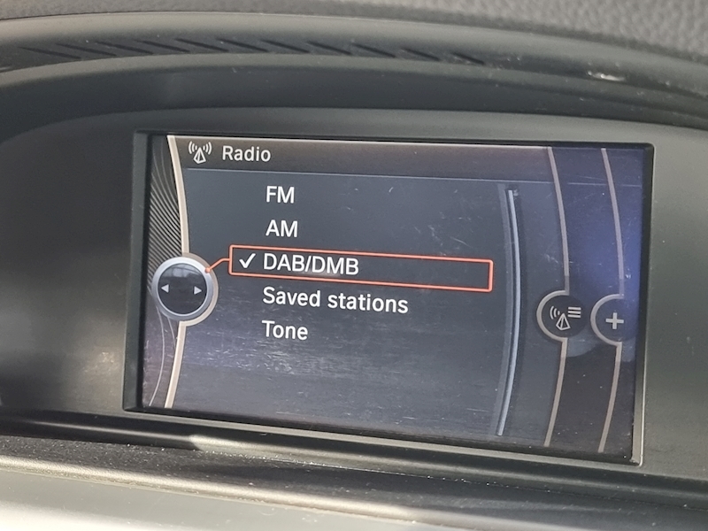 BMW 3 Series 320i SE - U7356