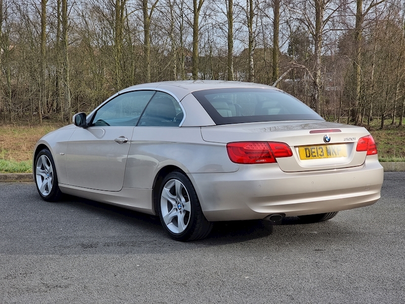 BMW 3 Series 320i SE - U7356